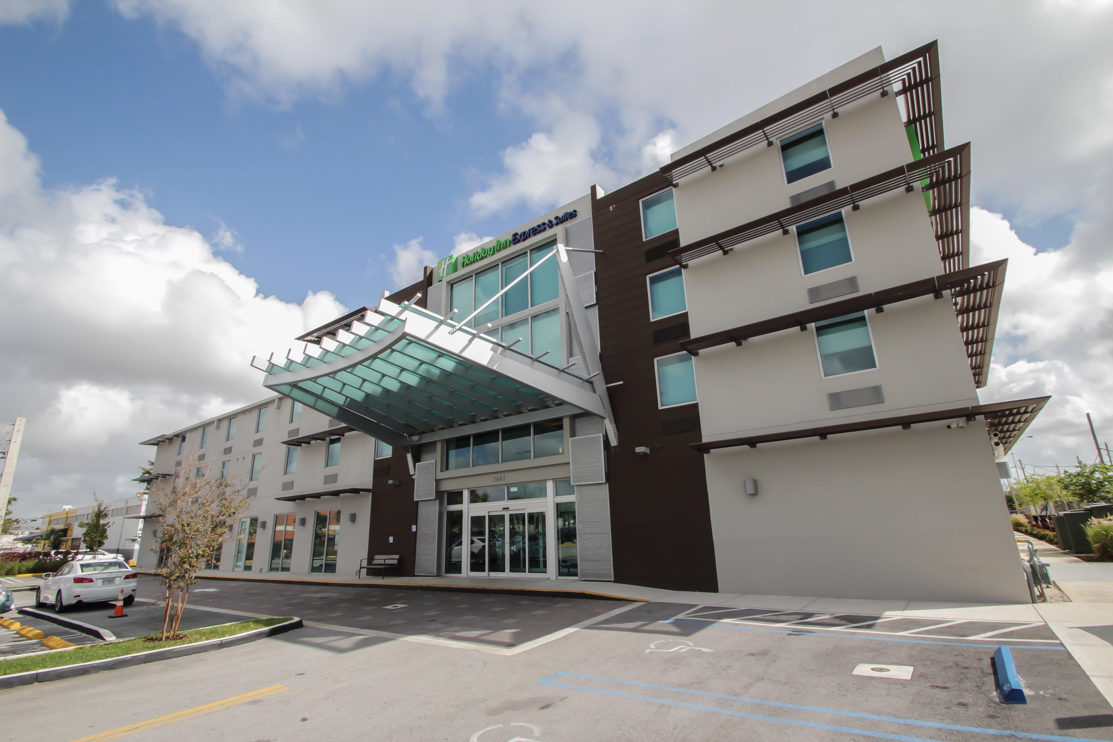 Holiday Inn Express & Suites Miami Airport East, An Ihg Hotel Exterior photo